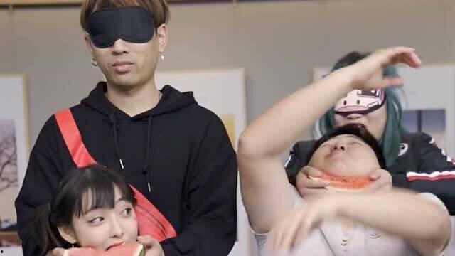 综艺女生比赛吃瓜视频,综艺女生吃瓜大赛精彩瞬间