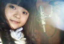 景区吃瓜的女生视频